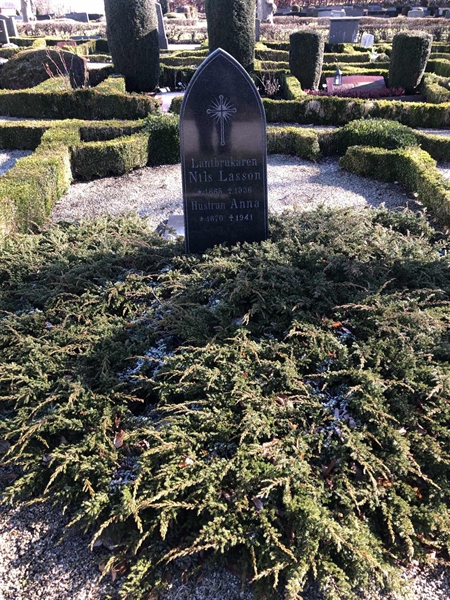 Grave number: FR 1   136, 137