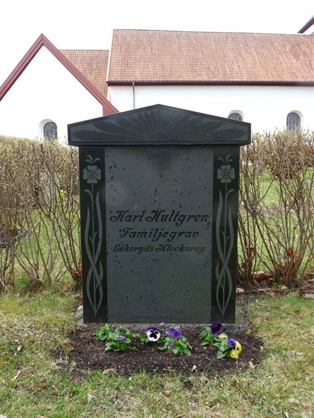 Grave number: LE 3   26