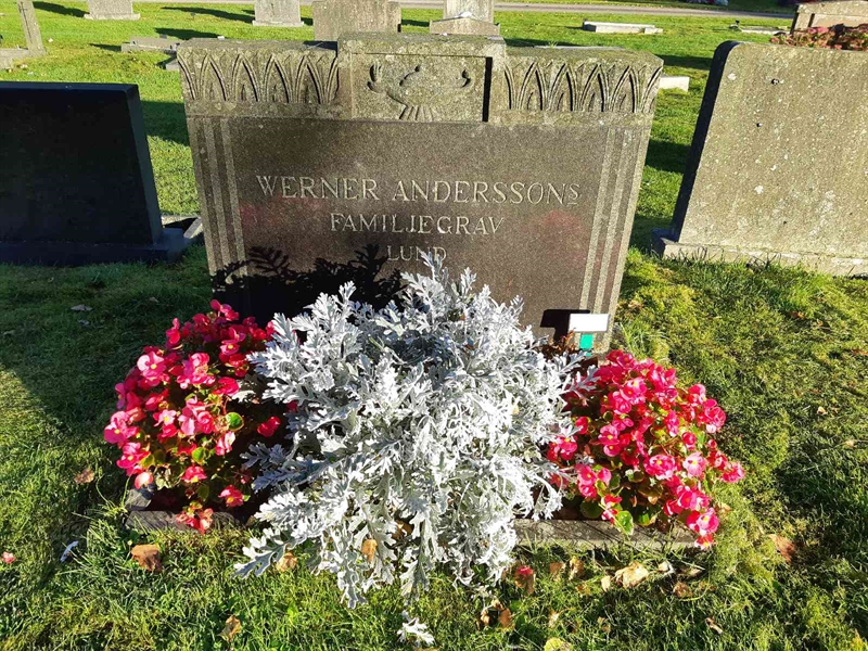 Grave number: Fr 7   370-371