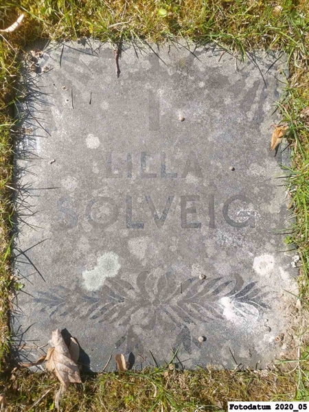 Grave number: 1 Ö 5   216V