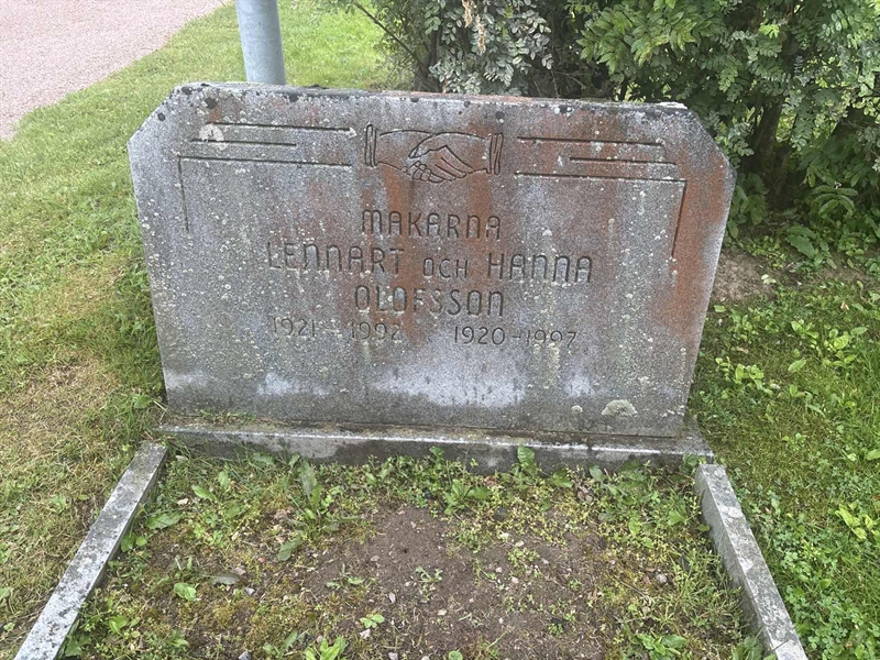 Grave number: 002 2   590