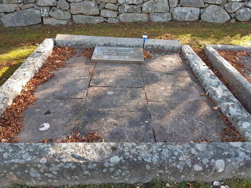 Grave number: Fr 7   882-883