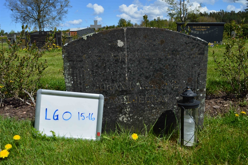 Grave number: LG O    15, 16