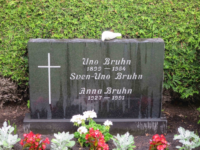 Grave number: HÖB 62    19