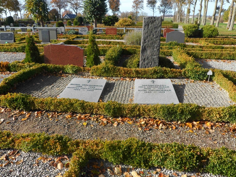 Grave number: ÖT GVK1K     8, 9, 10, 11