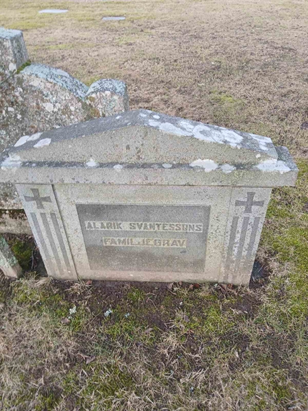 Gravnummer: 2 8  123, 124