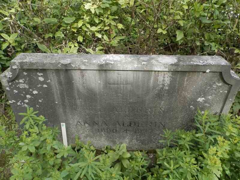 Grave number: 1 1    66