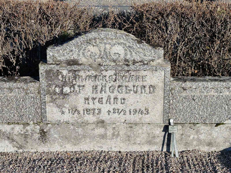 Grave number: AK C  3409-3411