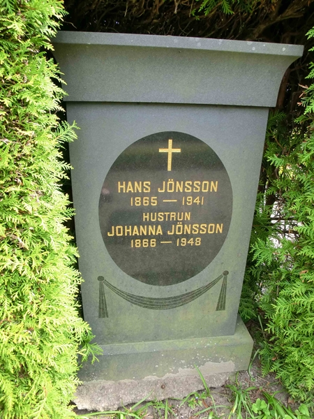 Grave number: KÄ F 104-105