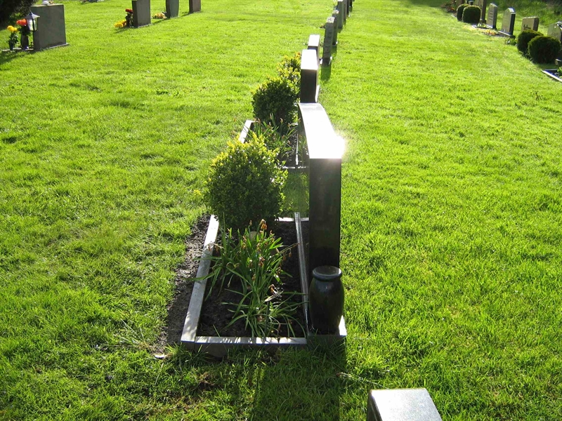 Grave number: ÖK 04    619-620