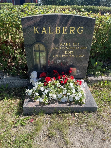 Grave number: N 9 3     3-4