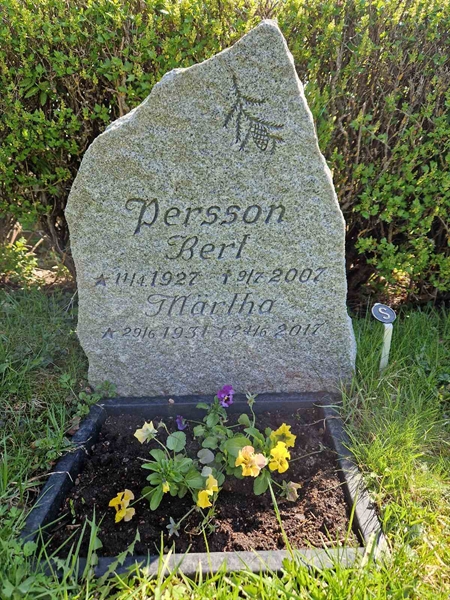 Grave number: 501 16 3090-3091