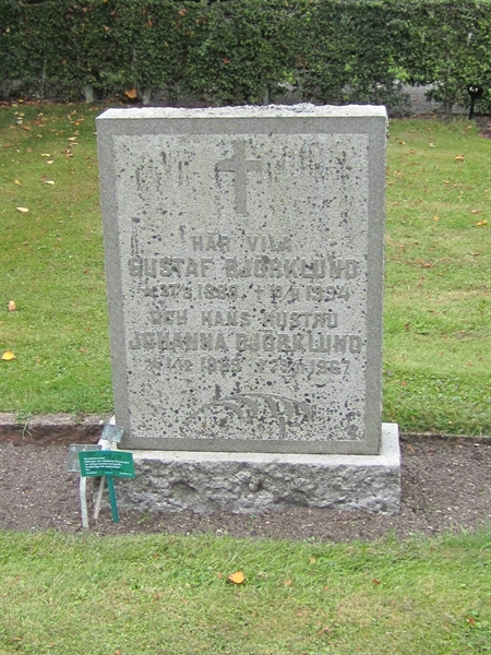 Grave number: 1 J    12