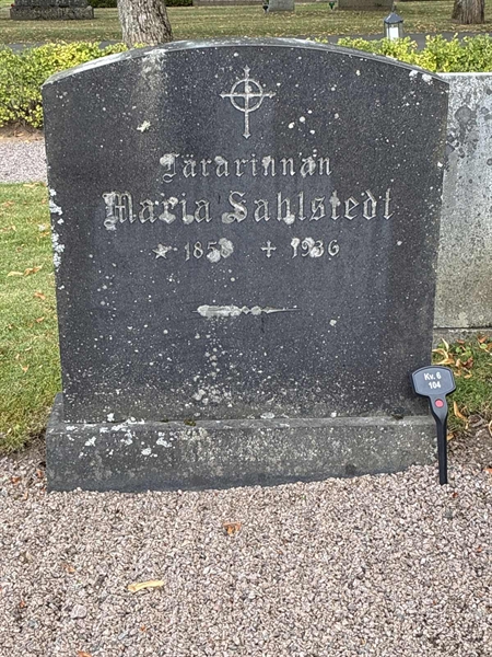 Grave number: 33 6   104
