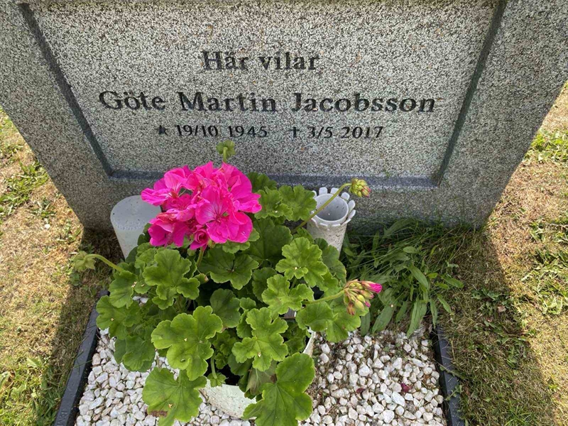 Grave number: 3 19 1305