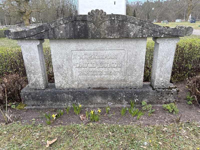 Grave number: LO 72, 73