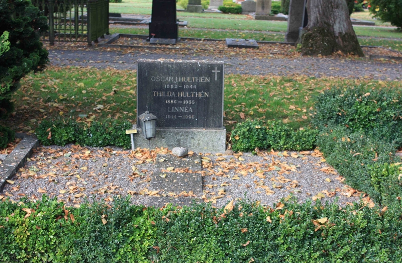 Grave number: Ö 11i    11, 12