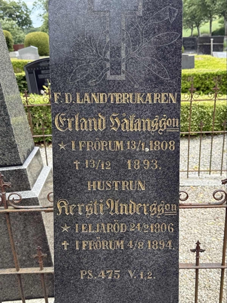 Grave number: FÅ D 9, 10, 11