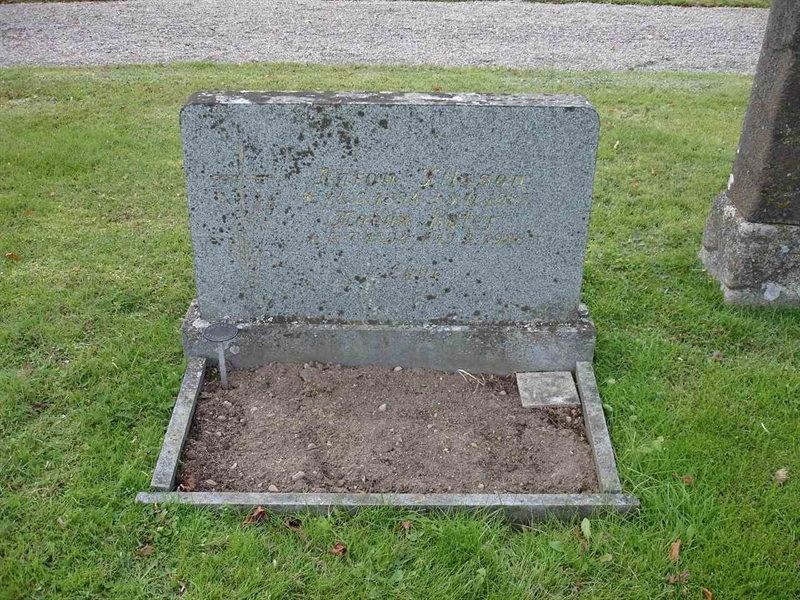Grave number: FN G    26, 27