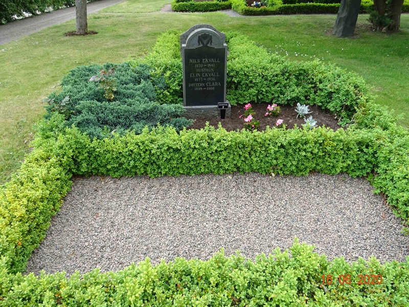 Grave number: NK 2 DC    14, 15