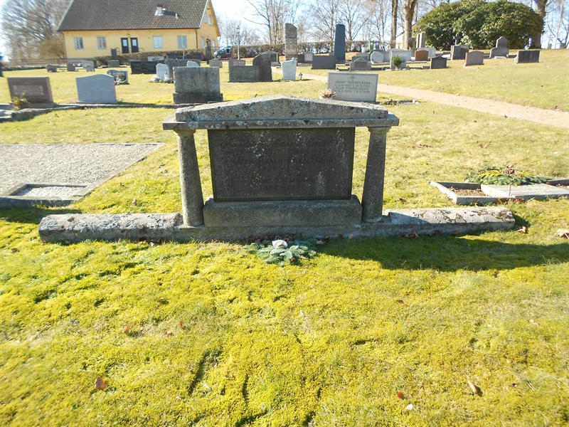Grave number: NÅ G6    45, 46, 47