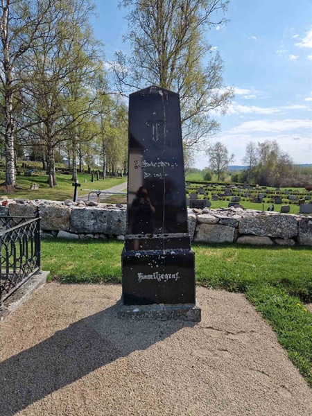 Grave number: 501 04 544-546