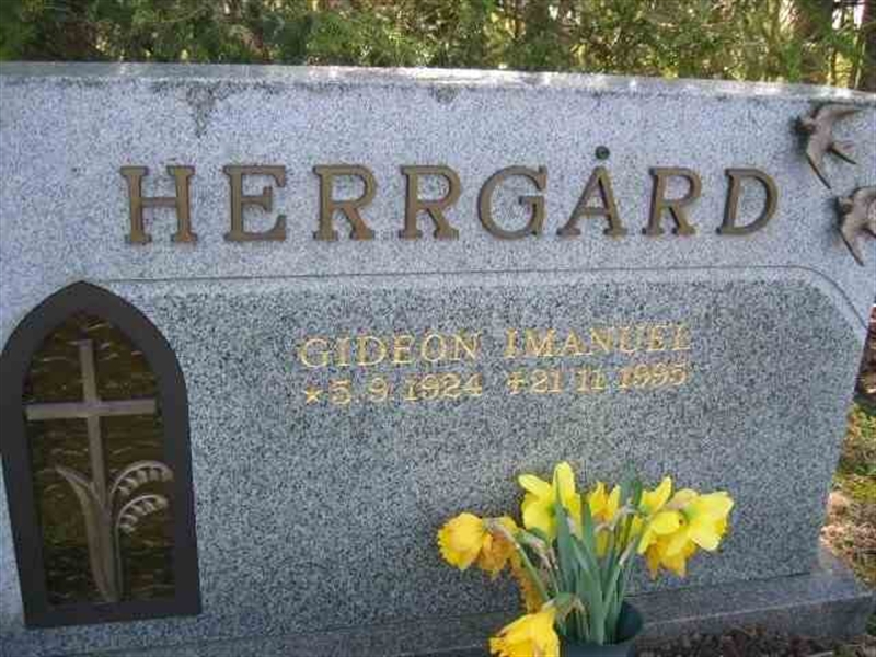 Grave number: 1 GF 06    304A,   304B