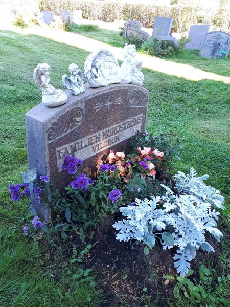 Grave number: NK F B   968-971