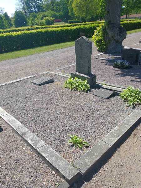 Grave number: VK E   444, 445, 446, 447