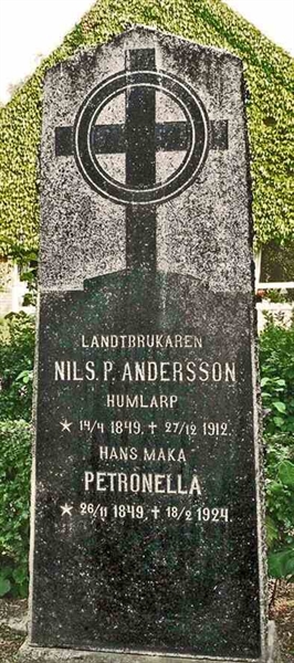 Grave number: 2 Östr 1   435, 436