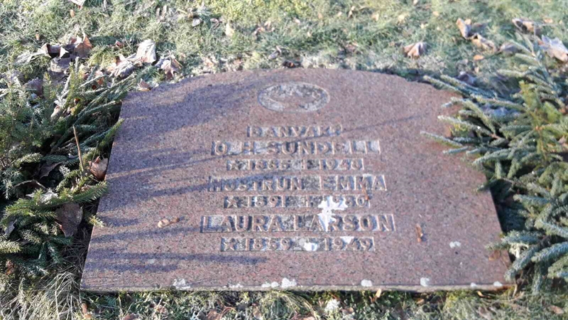 Grave number: FÄ 023    22-24