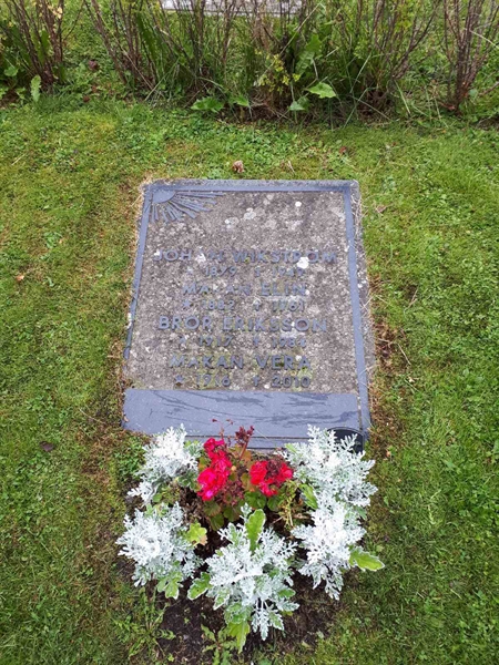 Grave number: NK F G   131