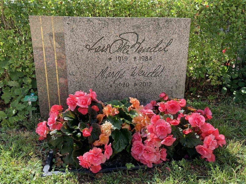 Gravnummer: Kärn ga pers   220B