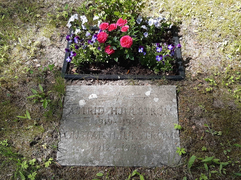 Grave number: KA 15    98