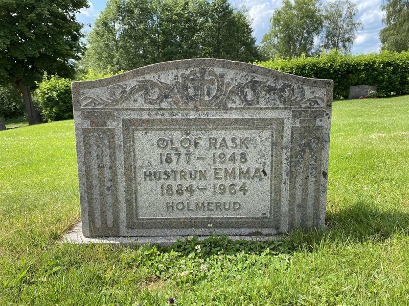 Grave number: 8 1 03   123-124