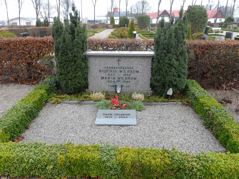 Grave number: ÖTN NSK8    13, 14