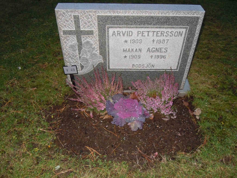 Grave number: 1 NV    49