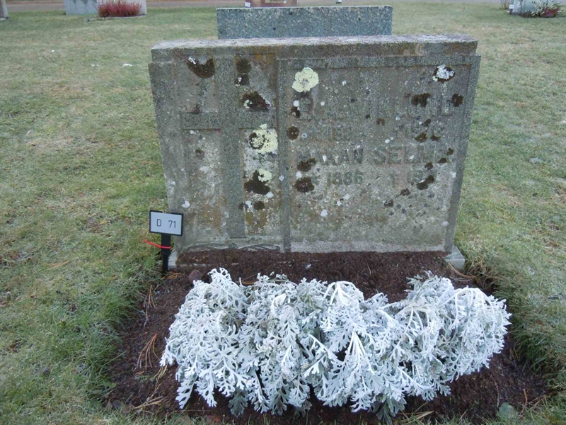 Grave number: 1 ND    71