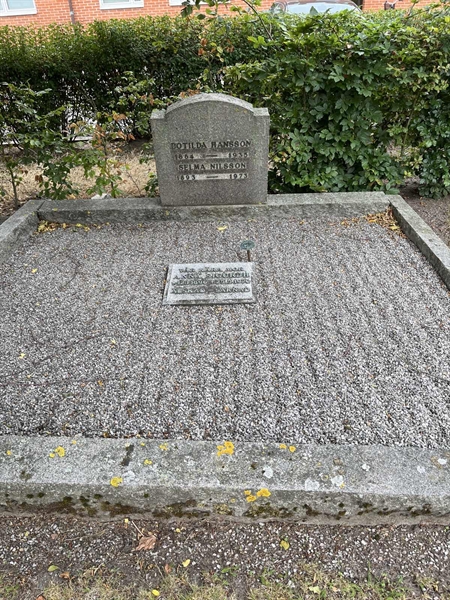 Grave number: NK IX   255