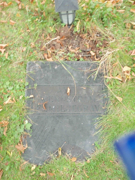 Grave number: 2 183