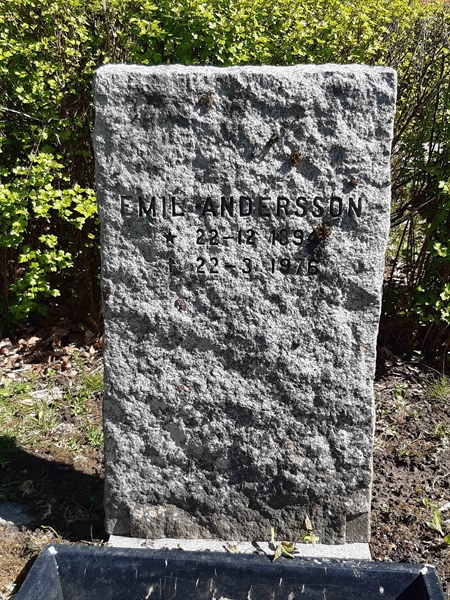 Grave number: NO 09    96