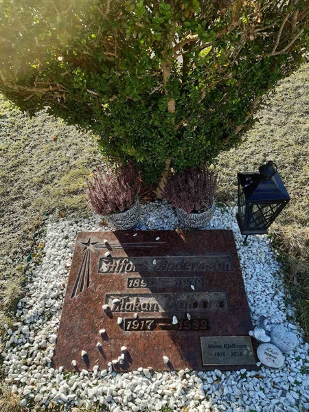 Grave number: SN HU    42