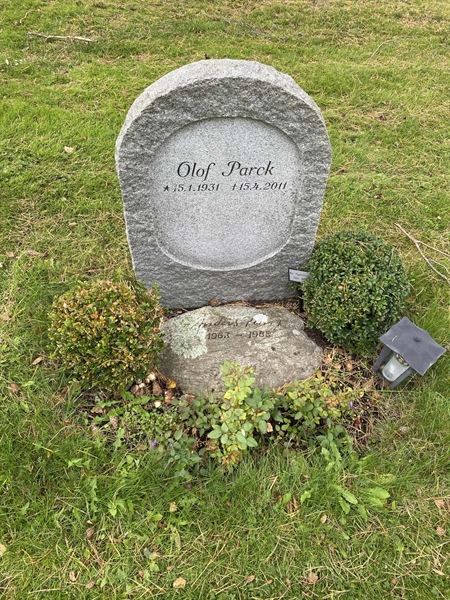 Hautatunnus: 2 C   604-605