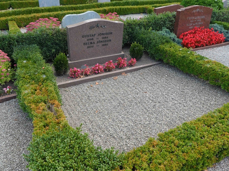 Grave number: HNK H    92, 93
