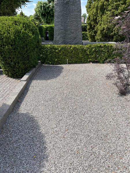 Grave number: NK IV    18