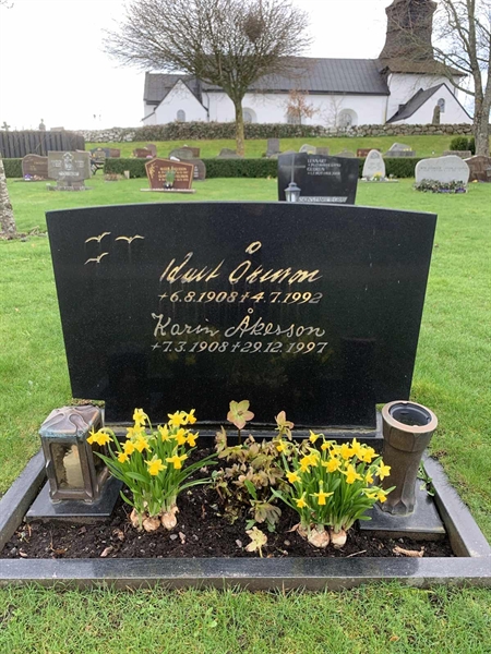 Grave number: SÖ L   104, 105