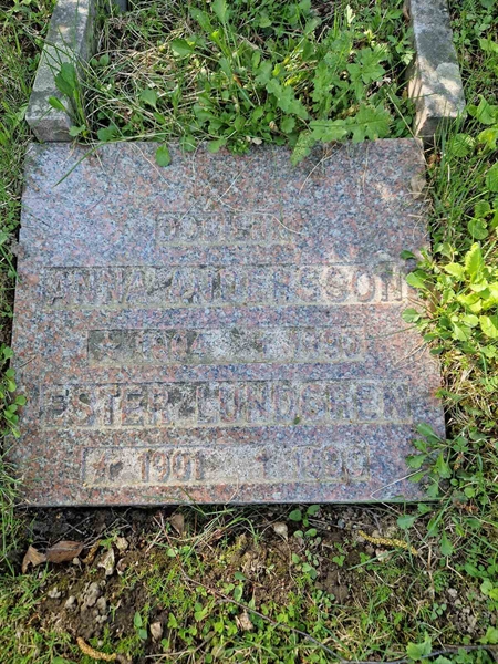 Grave number: 501 21 4172