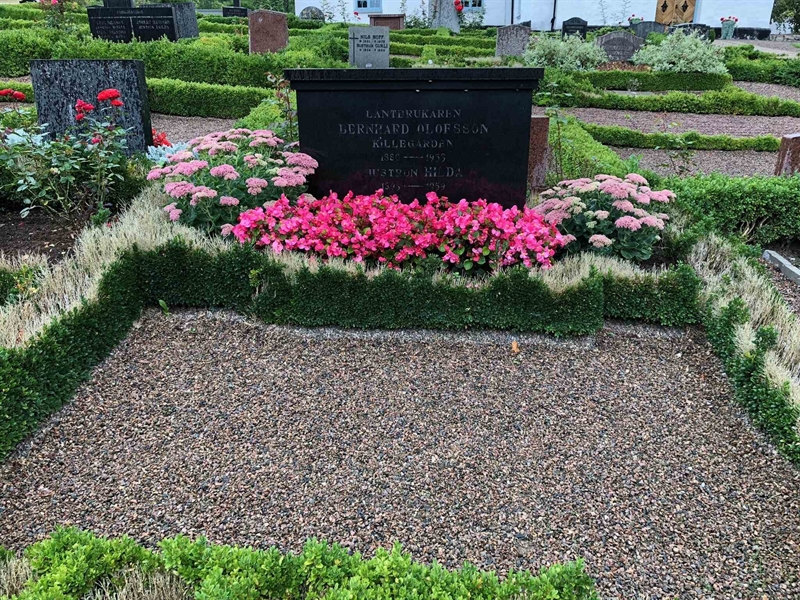 Grave number: Kå 41    28, 29