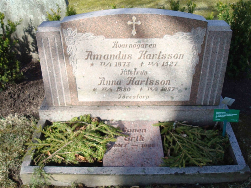 Grave number: KU 07   110