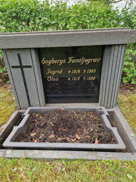 Grave number: 2 16 2268, 2269
